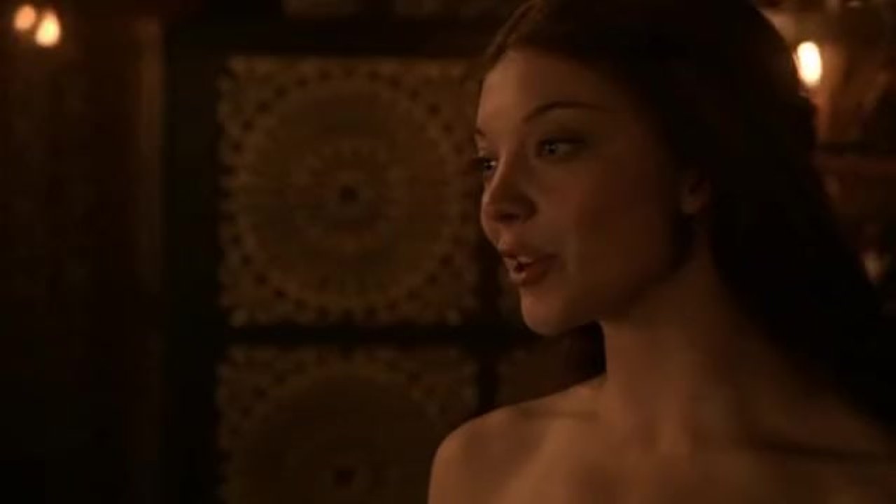 Natalie dormer flashing boobs game thrones photo