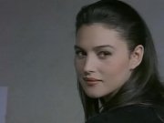 Monica Bellucci - La Riffa 9/16