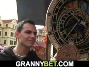 He brings granny tourist home and bangs her 1/16