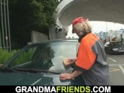 They pick up her from gas station and fuck in 1/16