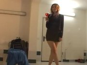 Curly hottie lapdances for horny stranger 1/16