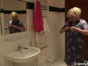 Old lady getting doggystyle fucked 5/16