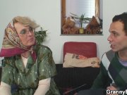 Lonely 60 years old granny pleases a stranger 7/16