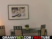 He brings her home to fucks her old pussy 3/16