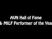 Sexy Milf Julia Ann Gives HandJob To Wake Him 1/16