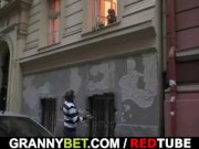 Young stud drills her old snatch 5/16