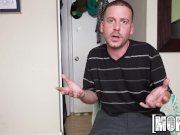 Mofos - Sexy teen gives her bf what he wants 4/16