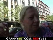 Granny gets banged by an young pickuper 1/16