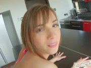 Asstraffic babe in hotpants jiggles her ass  11/16