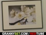 He bangs her shaggy hole from behind 3/16