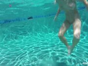 Busty blondes Alix & Cherie go skinny