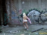 german deepthroat in the ghetto 16/16