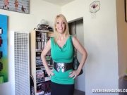 Sexy milf enjoys jerking 3/16