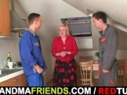 Two repairmen bang busty grandma from both ends 10/16