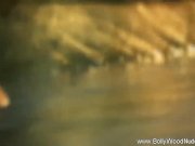 Bathe The Bollywood Beauty 1/16