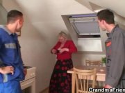 Granny offers her old body for 2 guys 11/16