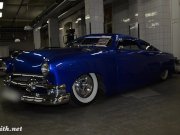 Jeny Smith undresses at public show room 1/16