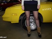 Jeny Smith undresses at public show room 2/16