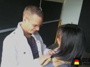 Asia Girl in meinem Transporter 1/16