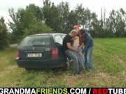 Blonde granny has threesome outdoors 5/16