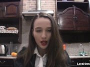 Exposing the pretty face to loyal webcam fans