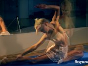 Flexible Lena shows nude gymnastics 10/16