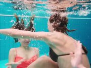 3 girls have fun in the water 10/16