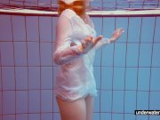 Cute Melissa plays underwater 3/16