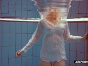 Cute Melissa plays underwater 6/16