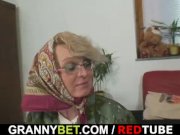 Lonely granny pleases a stranger 10/16