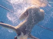 Hot Elena shows what she can do under water 15/16