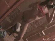 Desirable beauty shows off her impressive body 9/16