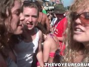 College babes flashing on the beach 16/16