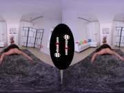 Vinna Reed is a gorgeous flexible ballerina 8/16