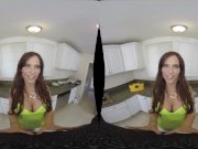 MilfVR - A MILF In Need ft. Syren De Mer 6/16