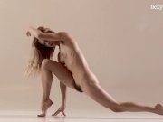Hairy teen Mochalkina shows outstanding flexibility 8/16