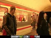 He picks up and bangs old fat pussy 3/16