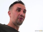 Jaye Summers earns money the only way she knows how - Brazzers 4/16