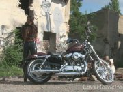 Tough girl shows off her luscious body 1/16