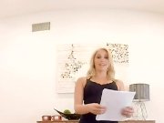 VR PORN-MIA MALKOVA OUTRAGES SQUIRTING ORGASM 3/16