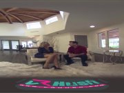 VRHUSH Experienced MILF Julia Ann gets doggystyle at home 4/16