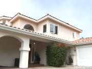 Sofi Ryan Catches Her Boyfriend Cheating on Her 1/16