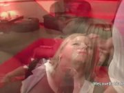 Amateur MILF Donna loves taking facials 9/16