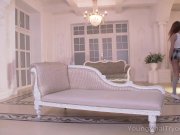 Hottie teases dude with her divine bottom 1/16