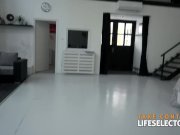 Anya Akulova - Tourist Trouble 1/16