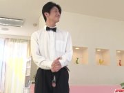 Maki Koizumi shows off impressive skills with toys 1/16