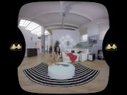 Amanda Estela is caught peeing her pants in virtual reality 13/16