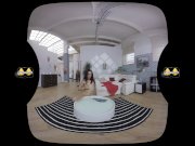 Amanda Estela is caught peeing her pants in virtual reality 14/16