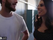 Cheating housewife Eva Long fucks a traveling musician 6/16