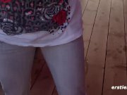 Minka macht Krissi den Berliner Curry -Stripe Tease 4/16